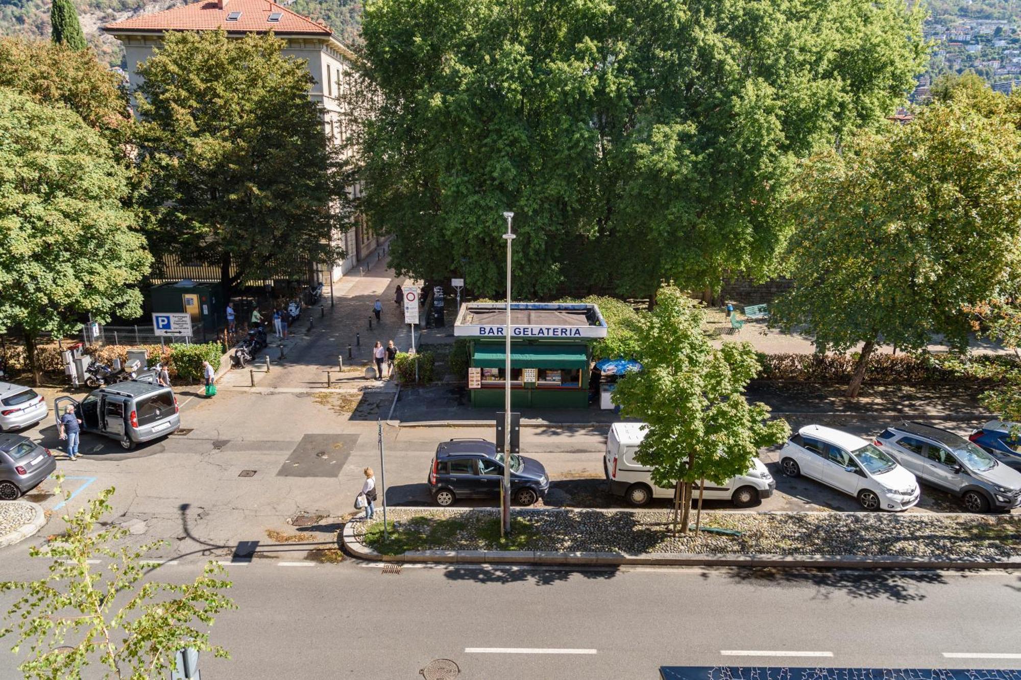 Apartament Historical Center - Free Parking And Private Terrace Como Zewnętrze zdjęcie